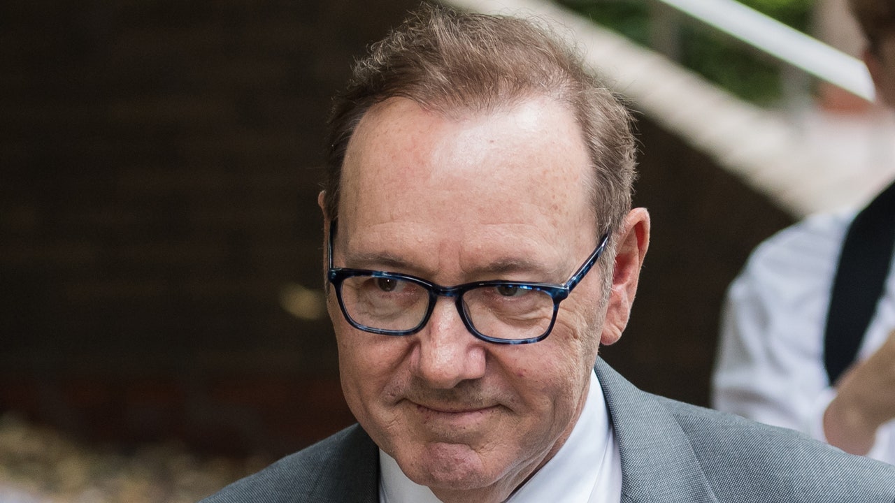 Prosecutor calls Kevin Spacey 'a sexual bully' in London assault trial - Vimarsana News