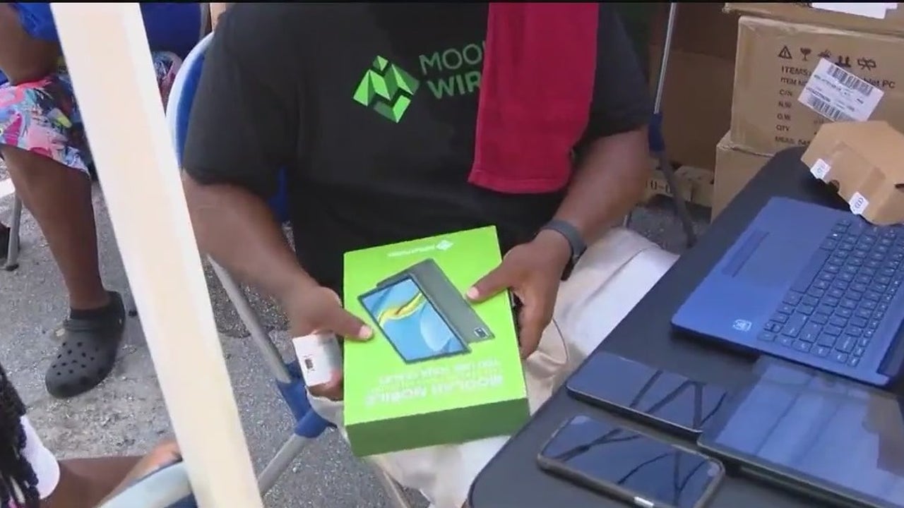 Some Orange County residents get free tablet computers and WiFi