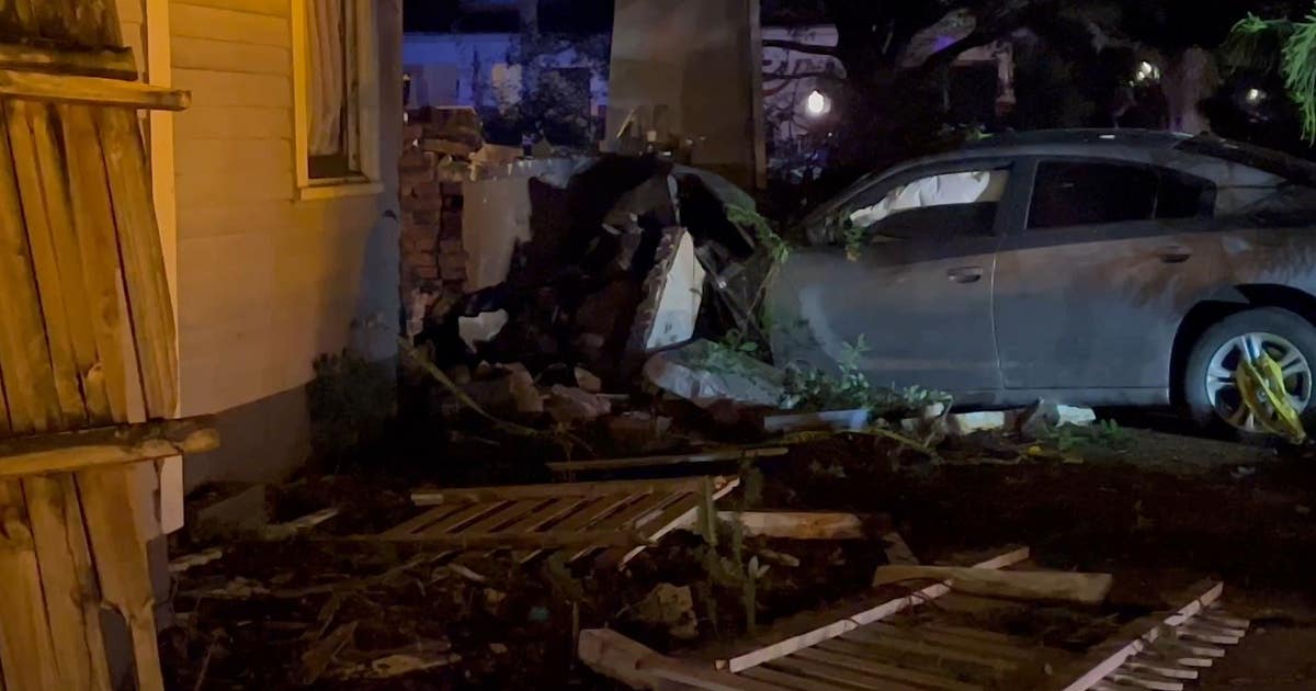 Florida driver crashes into home while trying to flee traffic stop ...