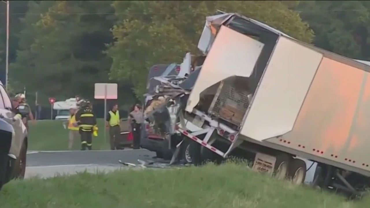 3 men killed in Greyhound bus crash in southern Illinois identified - Vimarsana News
