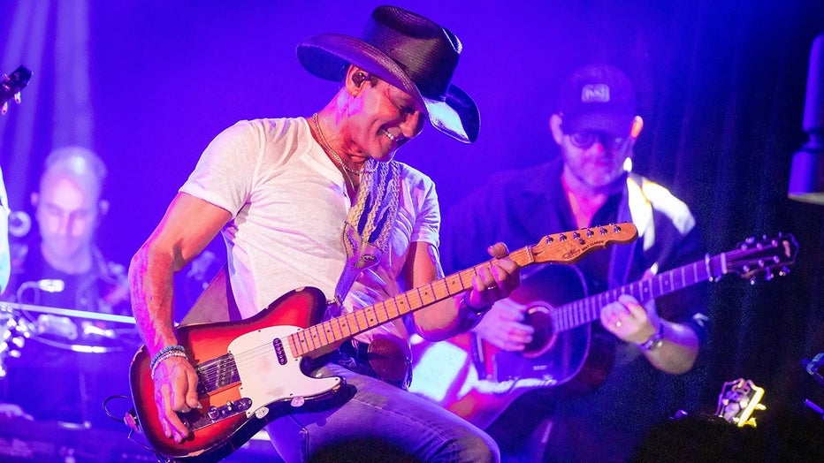 3e85ccf8-Tim-McGraw.jpg