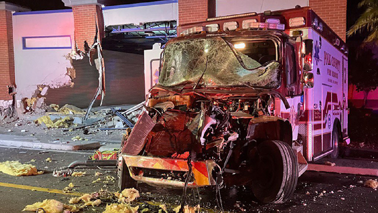 4 Florida first responders hospitalized after ambulance responding to call crashes into store: deputies - Vimarsana News
