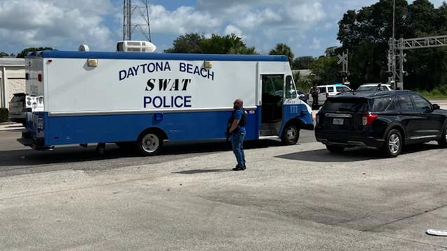 Alleged car thief arrested after barricading himself inside Florida business