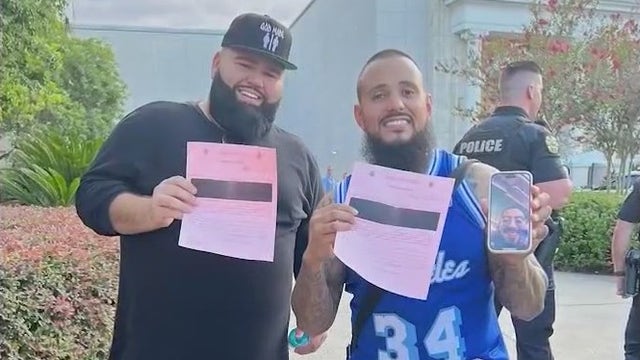 Worshipers take over Florida mall for prayer, singing; trespassed after 30 minutes, leaders say