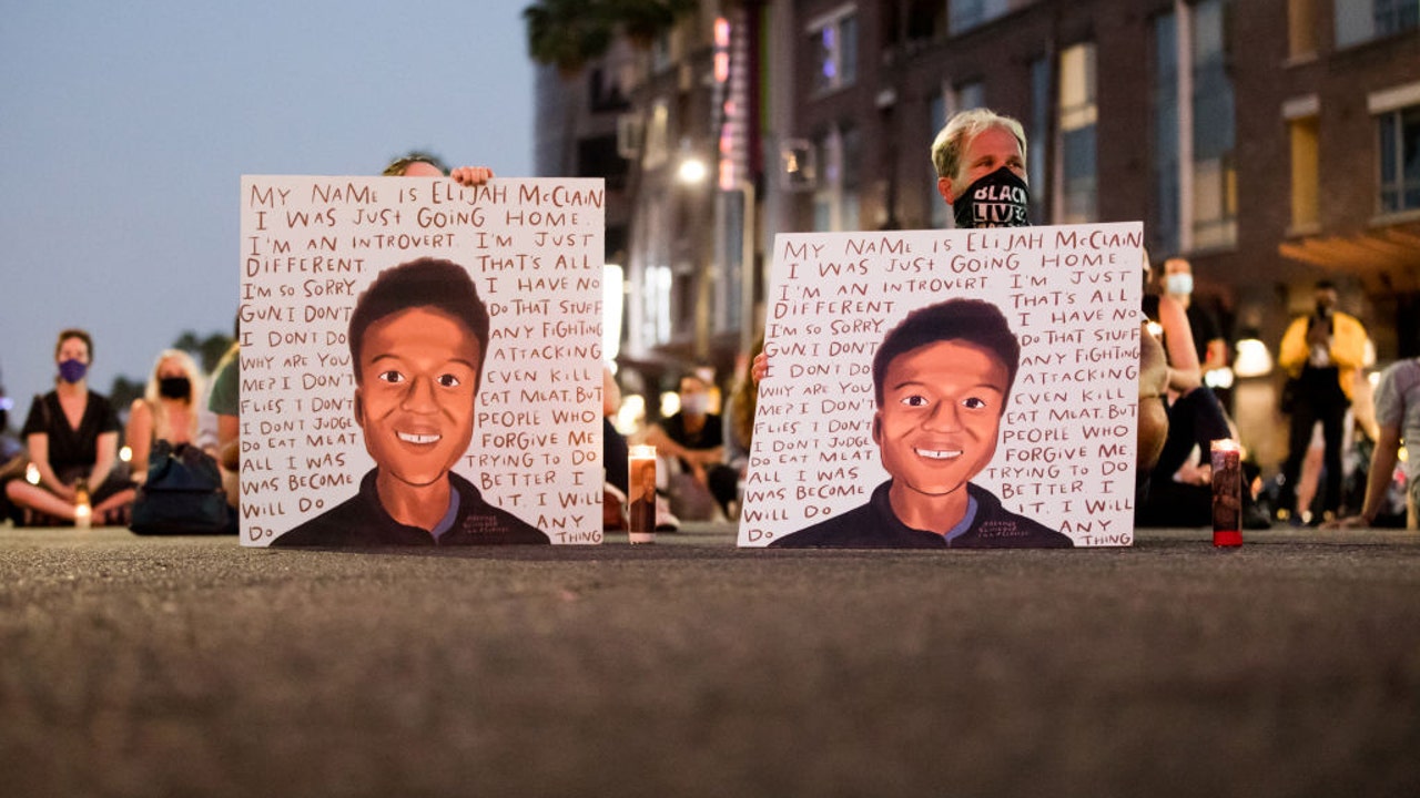 Elijah McClain's death sparked protests and led to police reforms. Now, 2 cops on trial - Vimarsana News