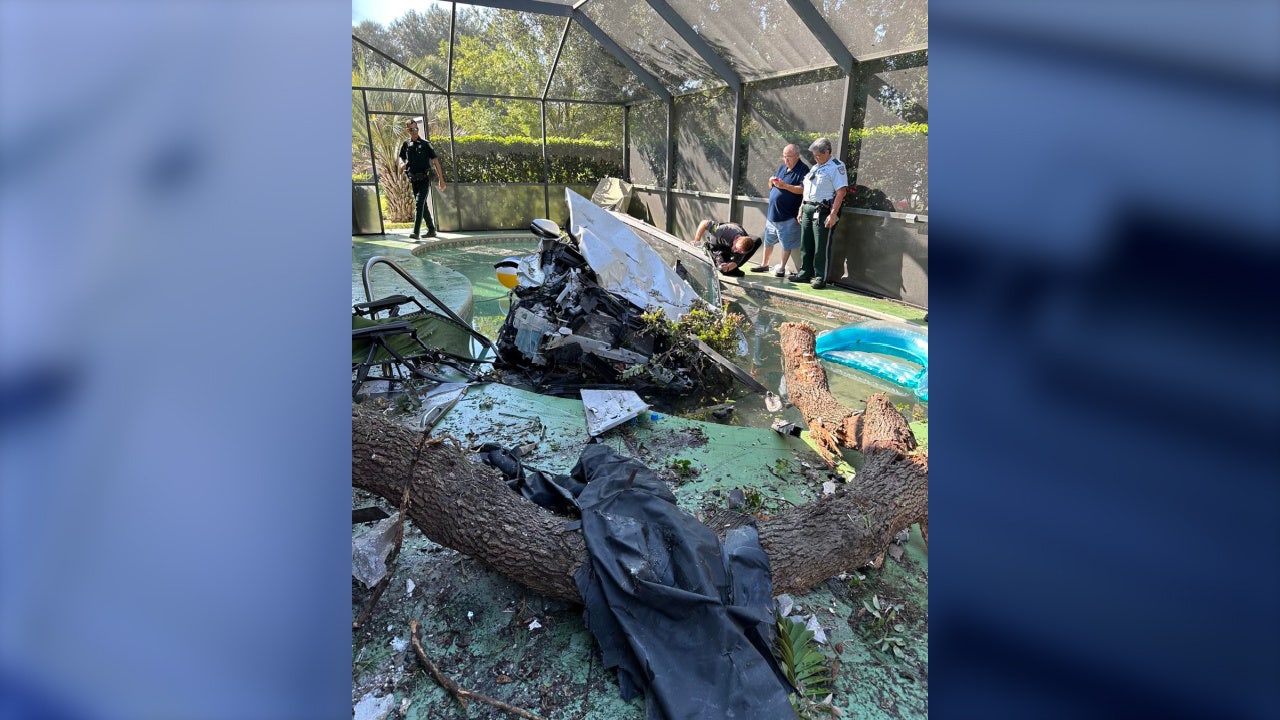 Car ends up in pool after crashing through portion of Florida home, fire rescue says - Vimarsana News