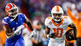 Florida upsets Tennessee 29-16 for the Gators’ 10th straight victory at home in the series