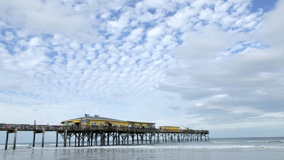 Surfers bring man to shore who was found floating, unresponsive at Daytona Beach: officials