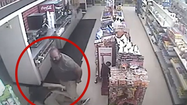 Shocking video shows Florida man brutally attack ex-girlfriend, knock Good Samaritan unconscious, deputies say