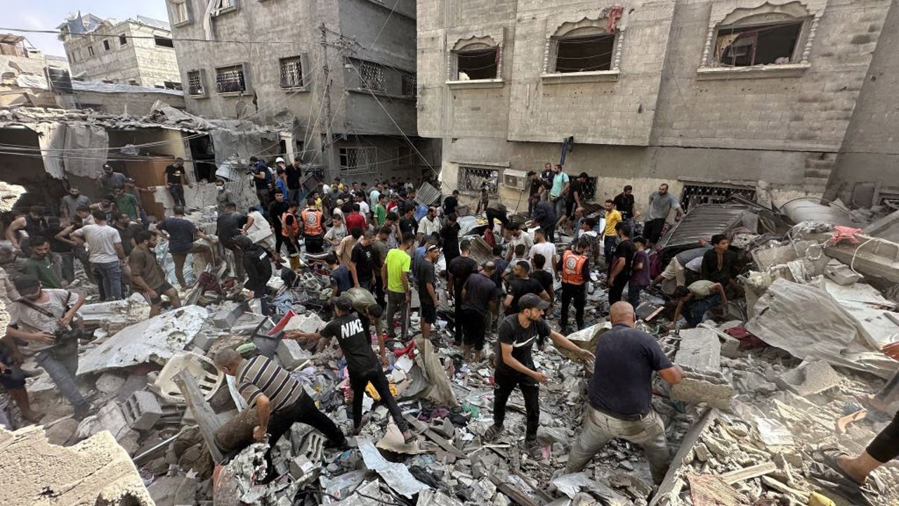 Israel launches 400 strikes across Gaza, where health officials say hundreds of Palestinians killed - Vimarsana News