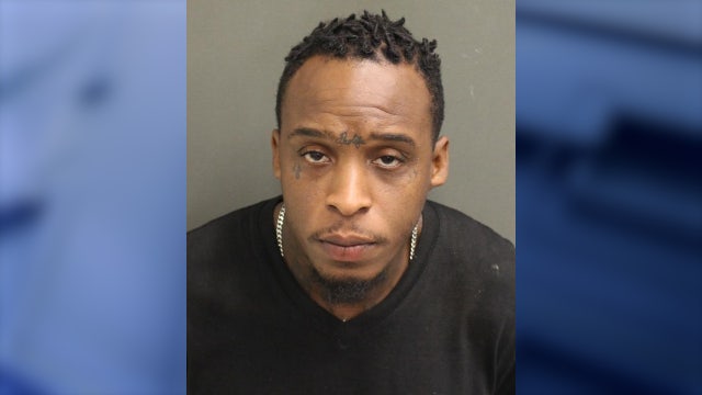 Florida man charged with beating pregnant girlfriend, attempted murder of police officer amid chase: officials