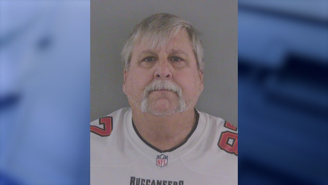 Florida man in Buccaneers jersey poses as officer, attempts to pull over cars on I-75, troopers say