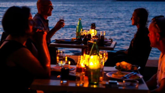 Here are the most romantic restaurants in Florida, report says