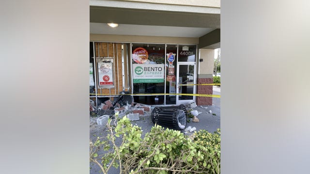 Popular Orlando pizzeria reopens after vehicle crashes into building