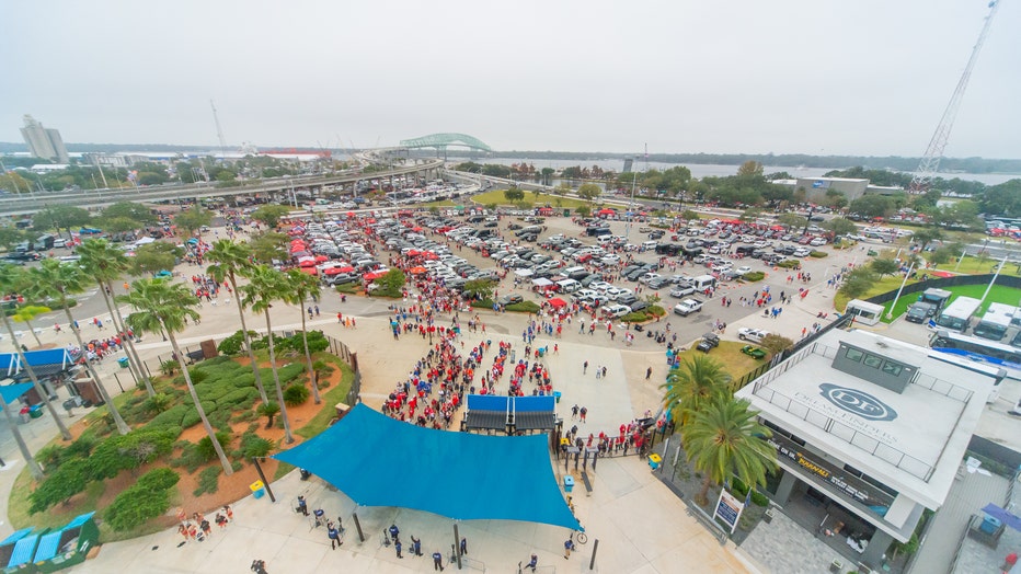 Fans at GA-FL game ready for World Series game 4