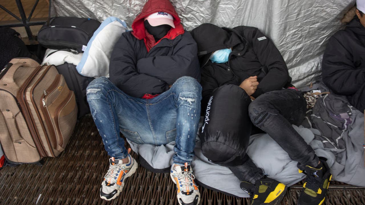 Mayors of 5 big US cities seek meeting with Biden on how to handle incoming migrants - Vimarsana News
