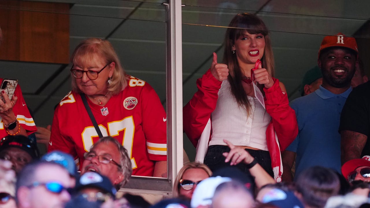 Taylor Swift puts Kansas City on the map with Travis Kelce relationship - Vimarsana News