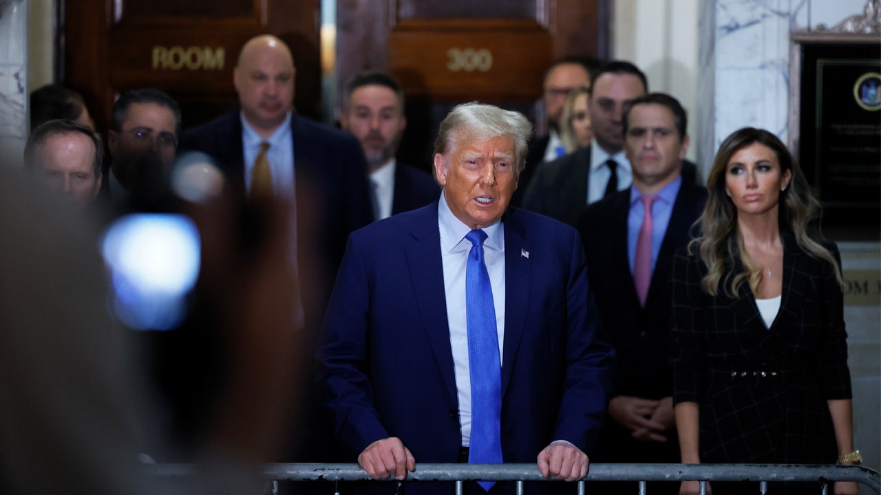 New York judge lifts gag order that barred Donald Trump from maligning court staff in fraud trial - Vimarsana News