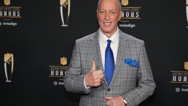 NFL Hall of Famer Jim Kelly speaks about cancer battle at Orlando conference