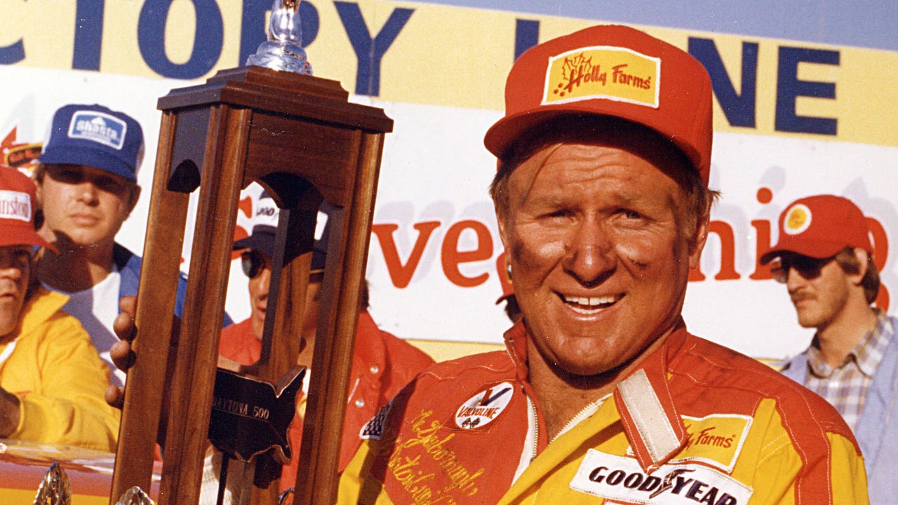 NASCAR legend Cale Yarborough dead at 84 - Vimarsana News