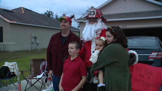 Santa, first responders surprise Florida girl with parade and presents