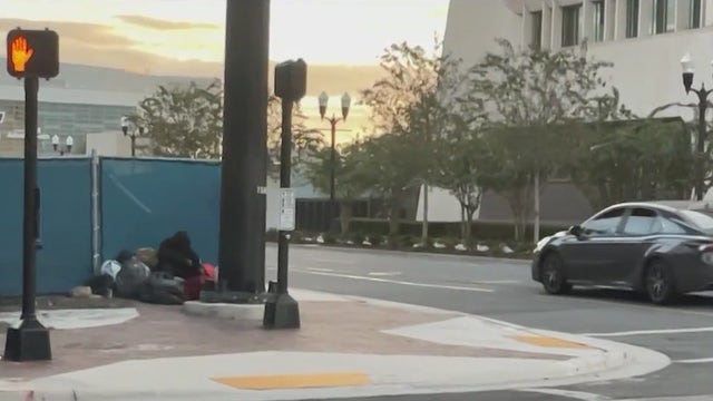 Proposed change would make it illegal for homeless people to block a sidewalk in Orlando