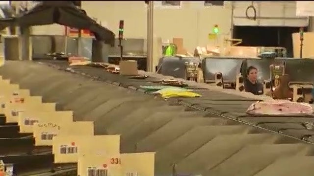 USPS Orlando distribution center working to get mail sorted by Christmas