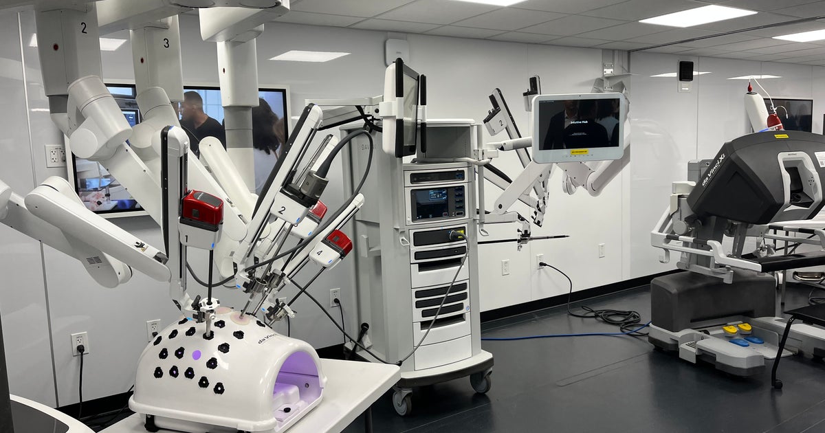 Orlando Health shows advanced lung cancer fighting robots | FOX 35 Orlando