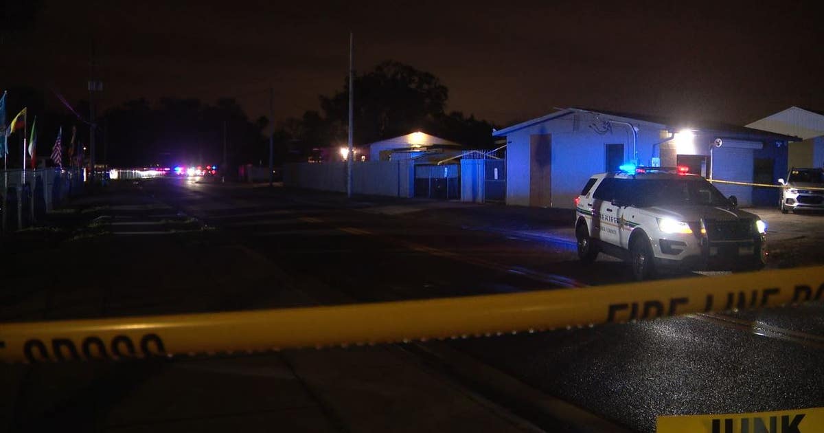 Man arrested after 2 men found dead in Orange County home, deputies say ...
