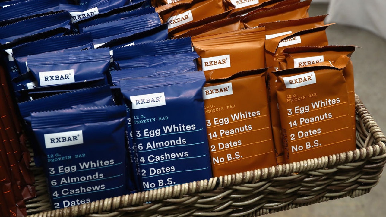 RXBAR offers cash reward for customers willing to move their couch for New Year's challenge - Vimarsana News
