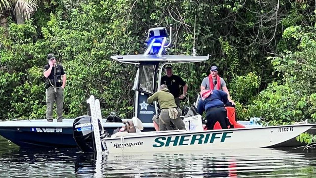 Squatter pirates in Florida setting up homes on abandoned boats - Vimarsana News
