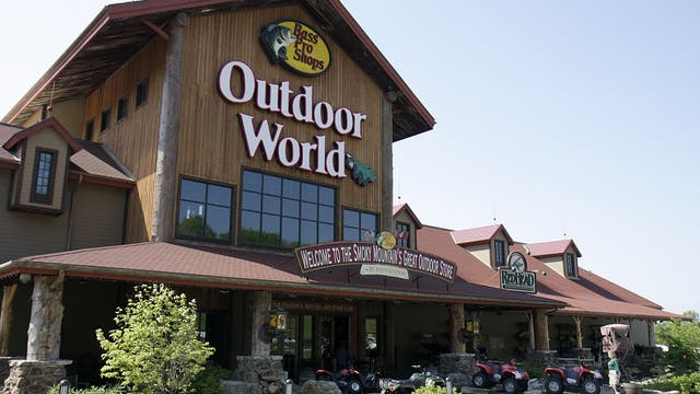 Naked man performs 'cannonball' into Bass Pro Shops aquarium - and it didn't happen in Florida