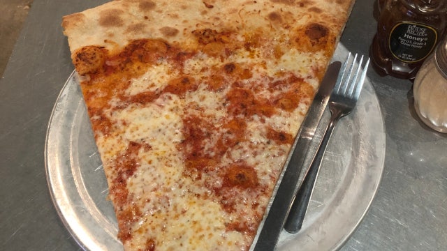 Popular Orlando pizza spot known for giant slices shares 'long-awaited' update about third location