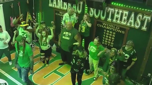 Green Bay Packers fan decks out Florida space with team memorabilia