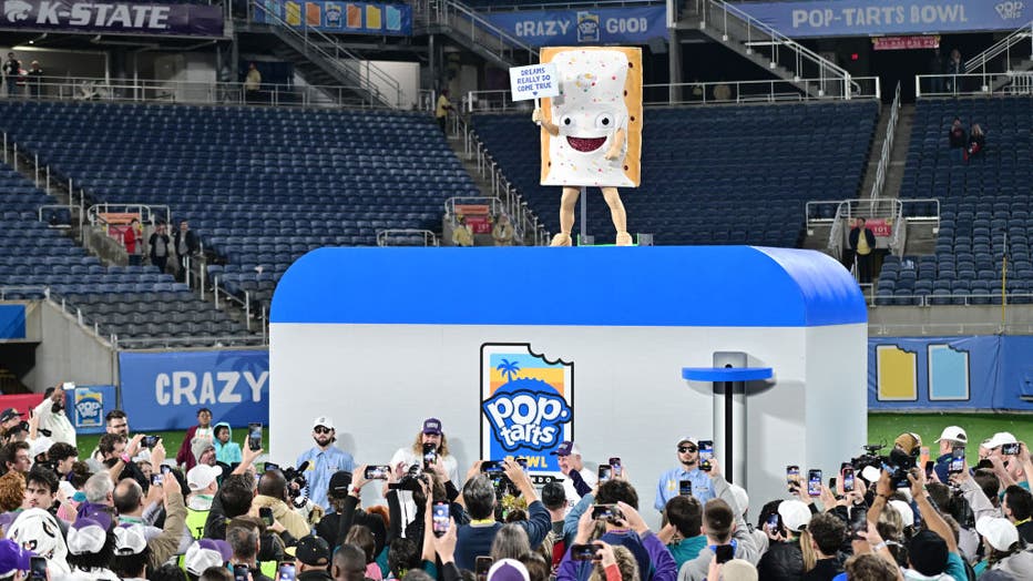 Pop Tarts Bowl Announces Comeback For 2024 In The Most Hilarious Way   GettyImages 1891471667 