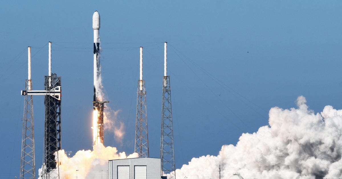 SpaceX launches 23 Starlink satellites into space from Florida Thursday ...