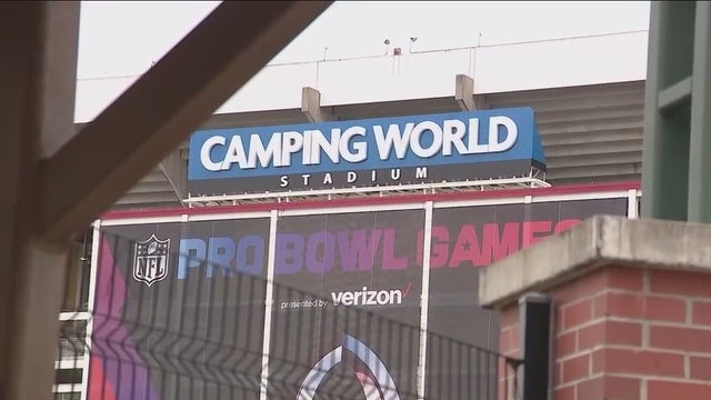 Fans get ready for a rainy day ahead of NFL Pro Bowl in Orlando