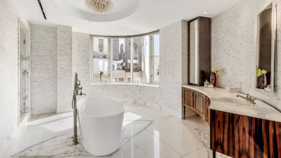 Home Alone' penthouses at The Plaza Hotel for sale | FOX 35