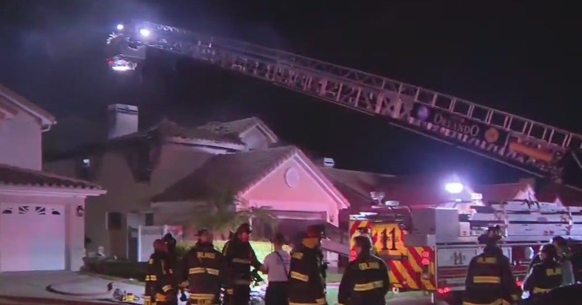 Orlando firefighters battle house fire in Conway | FOX 35 Orlando