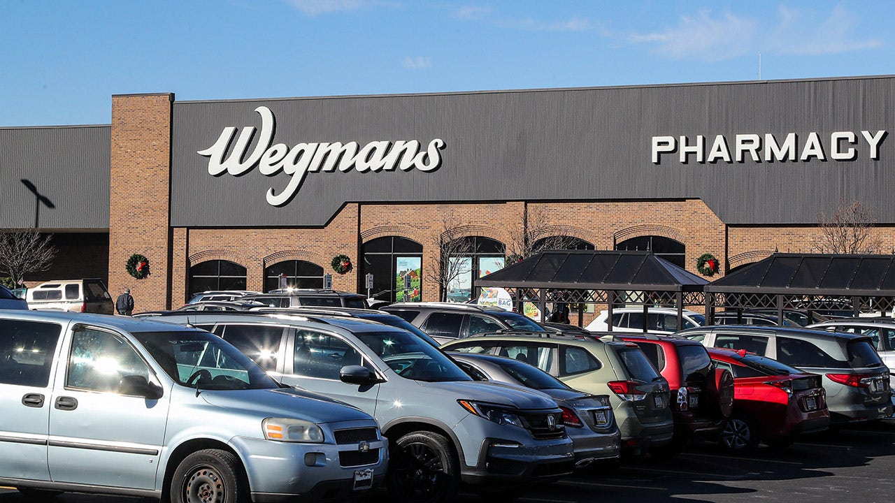 Major grocery chain to close stores during the eclipse - Vimarsana News