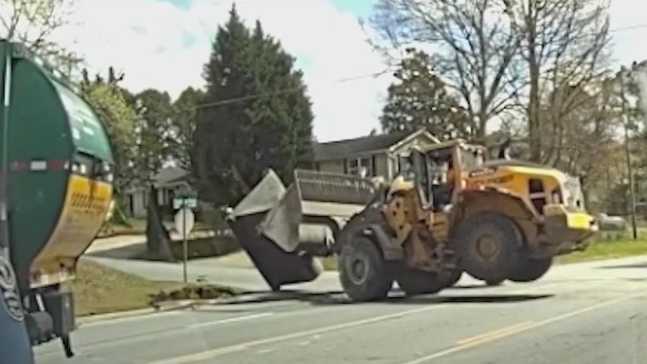 Georgia suspect accused of stealing frontloader, led police on wild chase, stopped by another frontloader - Vimarsana News