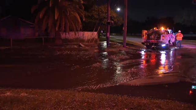 Truck crashes into fire hydrant causing flooding at Orlando intersection, home