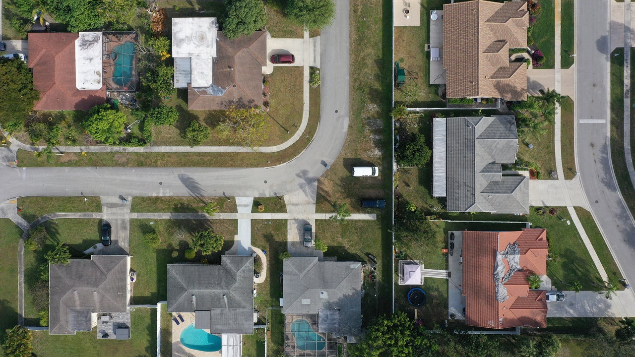 Attorneys say that Florida law discriminates against Chinese nationals trying to buy homes - Vimarsana News
