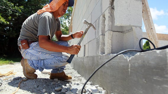 DeSantis signs bill banning the requirement of heat and water breaks for outdoor workers