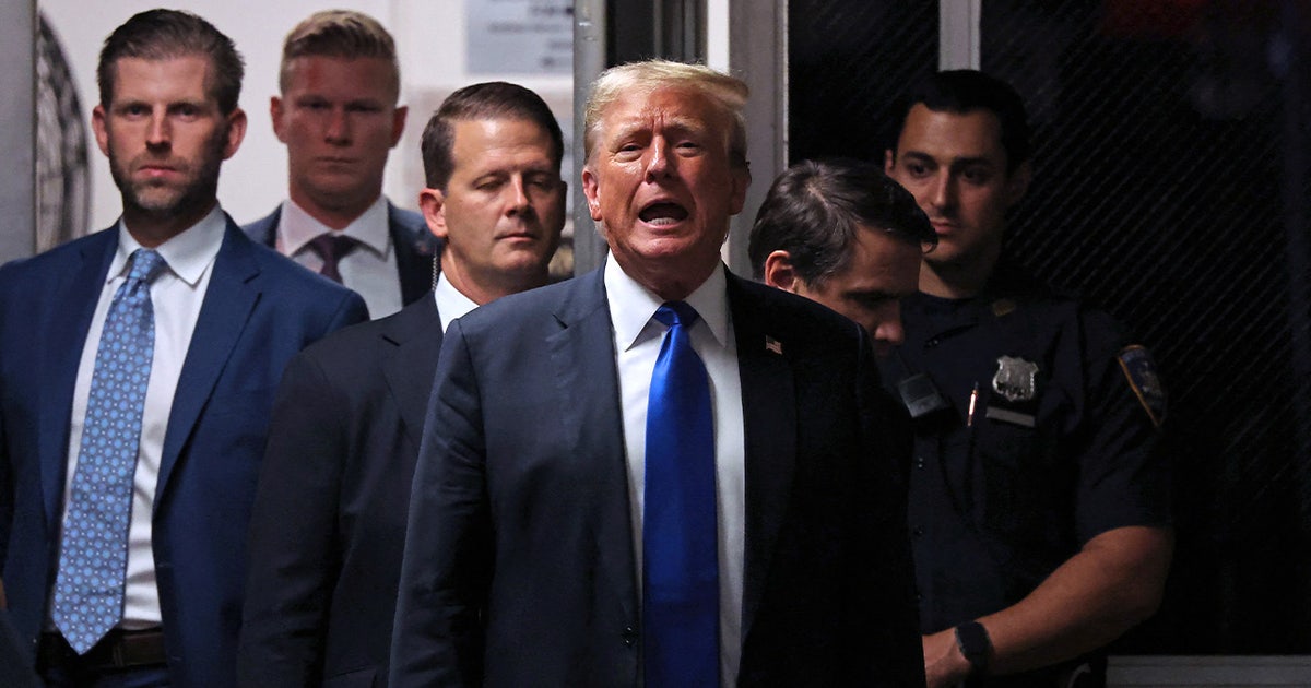 PHOTOS: Trump, crowd react to former president’s guilty verdict | FOX ...