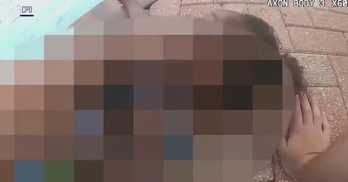 Video shows police officers rescue Florida toddler who nearly drowned ...
