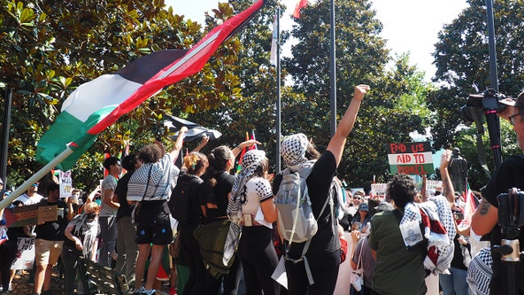 2 arrested at Lake Eola 'pro-Palestine' rally, accused of battery on police officers