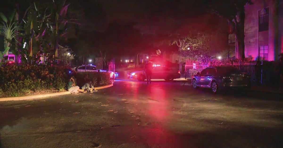 Man fatally shot inside Orange County apartment complex | FOX 35 Orlando