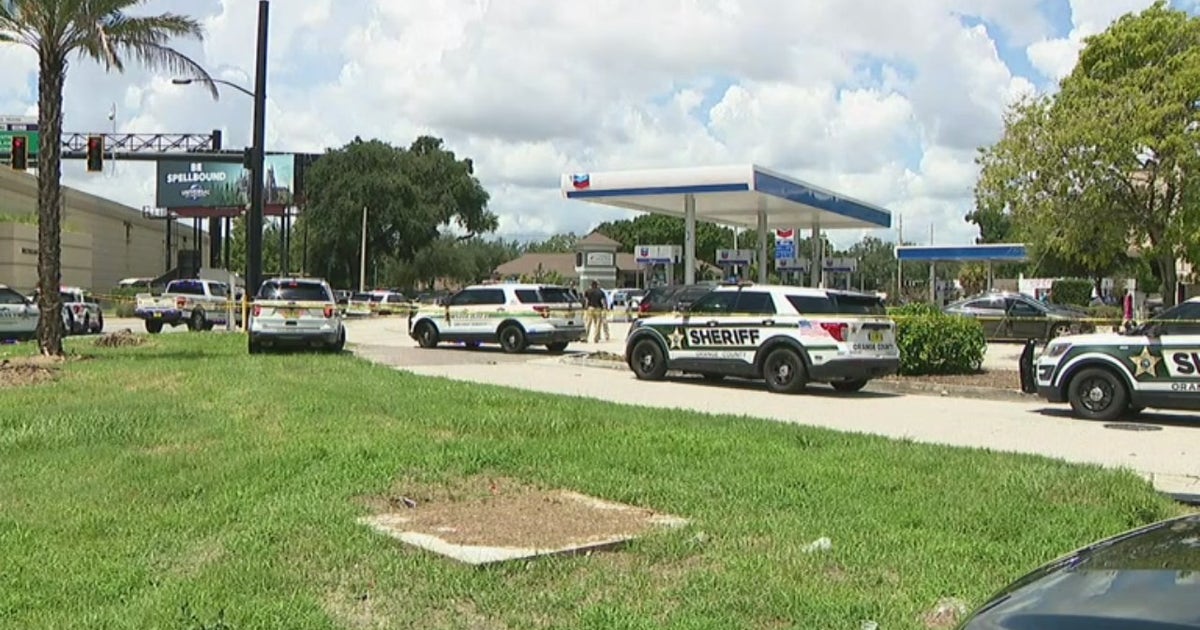 Metal rod-wielding man shot by deputies at Orlando gas station after ...