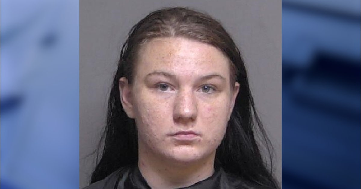 Florida mom arrested after 2-year-old found wandering alone for hours ...